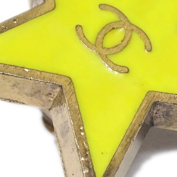 Chanel Star Earrings Clip-On Yellow - Picture 2 of 4